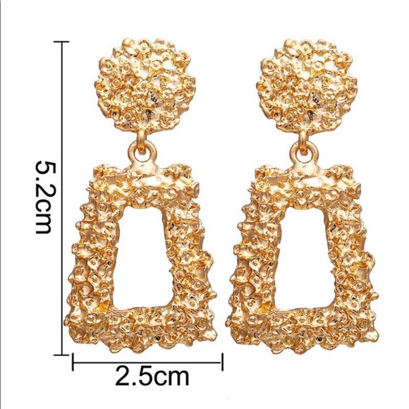 Gold Retro Earrings - Picture 2 of 2